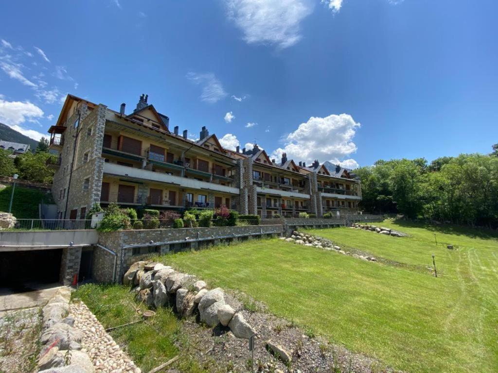Agradable Apartamento Con Jardin Privado En Cerler Dış mekan fotoğraf